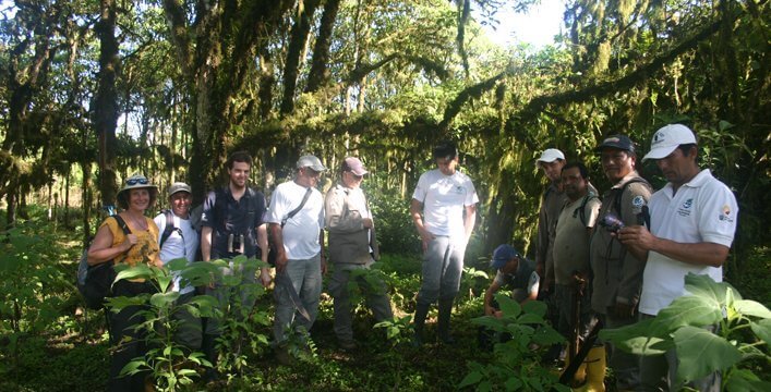 Meeting of GNPD park rangers with CDF and University of Vienna scientists at Los Gemelos.